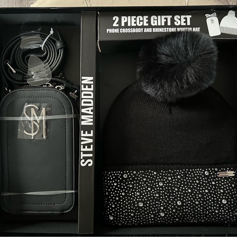 2 piece gift set Steve Madden